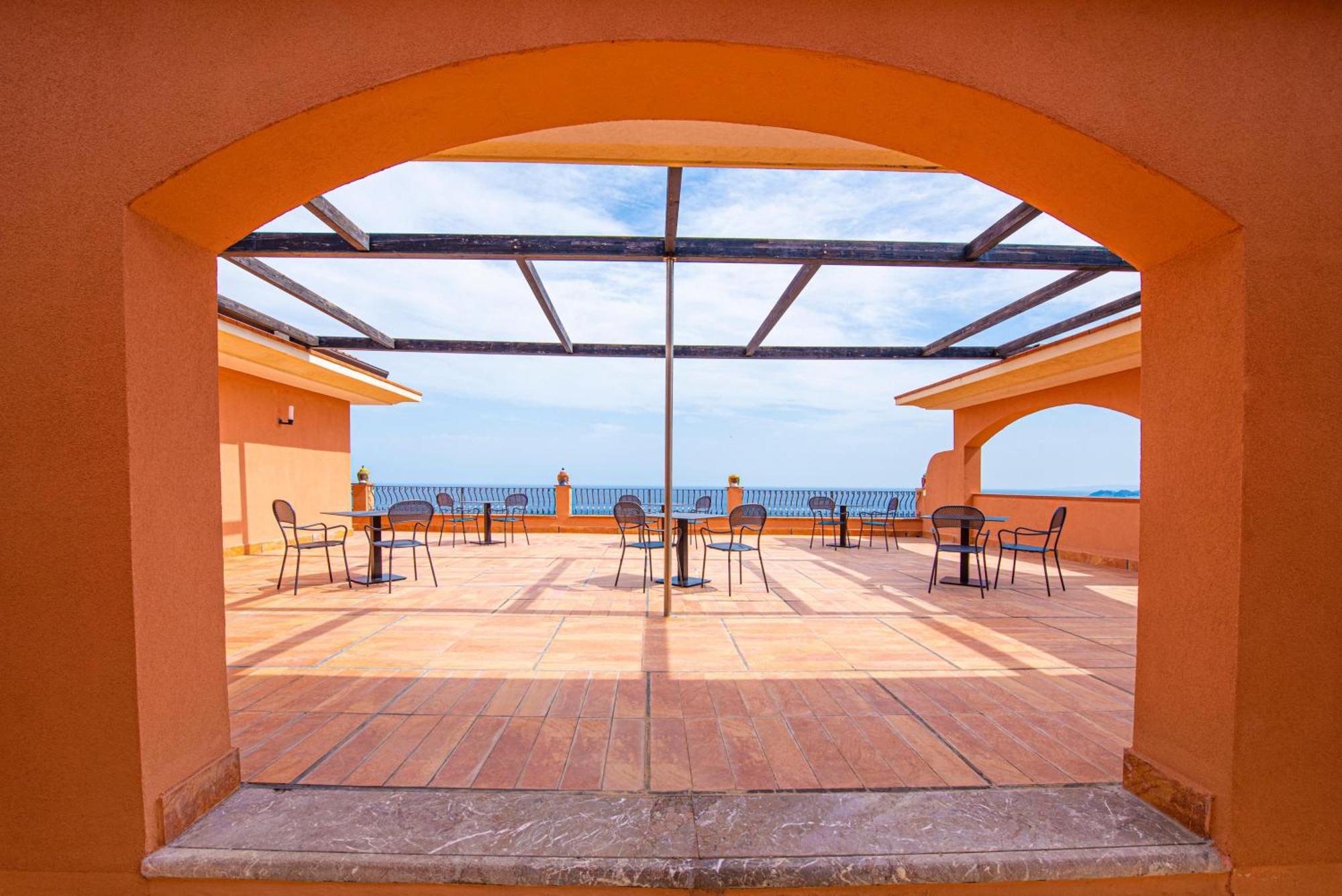 Baia Taormina - Cdshotels Forza dʼAgro Buitenkant foto